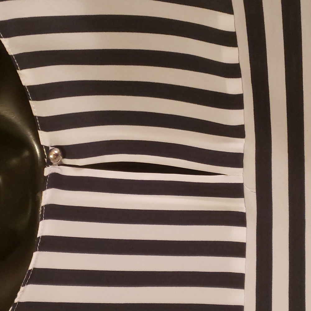 $15 or 2/$20!Christopher & Banks Striped Black & White Short Sleeve Large Petite - Picture 6 of 7